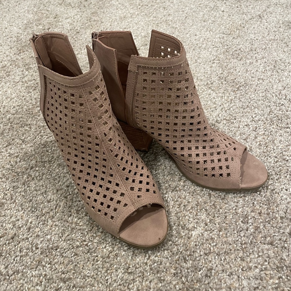 Women’s shoes